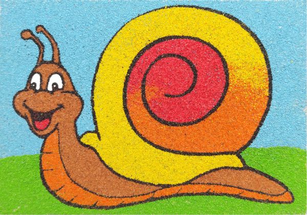 Colorful snail sand art with swirling shell design on a 'Csiga homokkép' template.