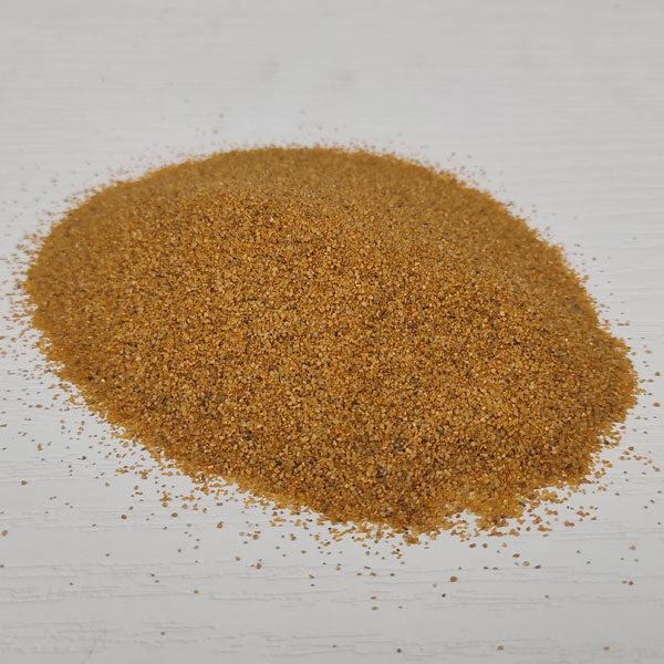 Dekorhomok okker kvarchomok, 0,4-0,8 mm szemcseméret, 30 g.